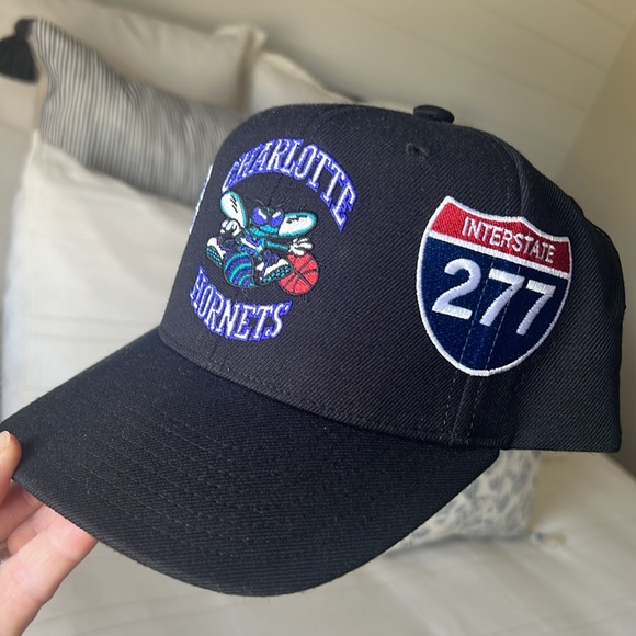 Mitchell & Ness Charlotte Hornet Hat Black Embroidered Patches Snap Back New OS - Picture 4 of 16